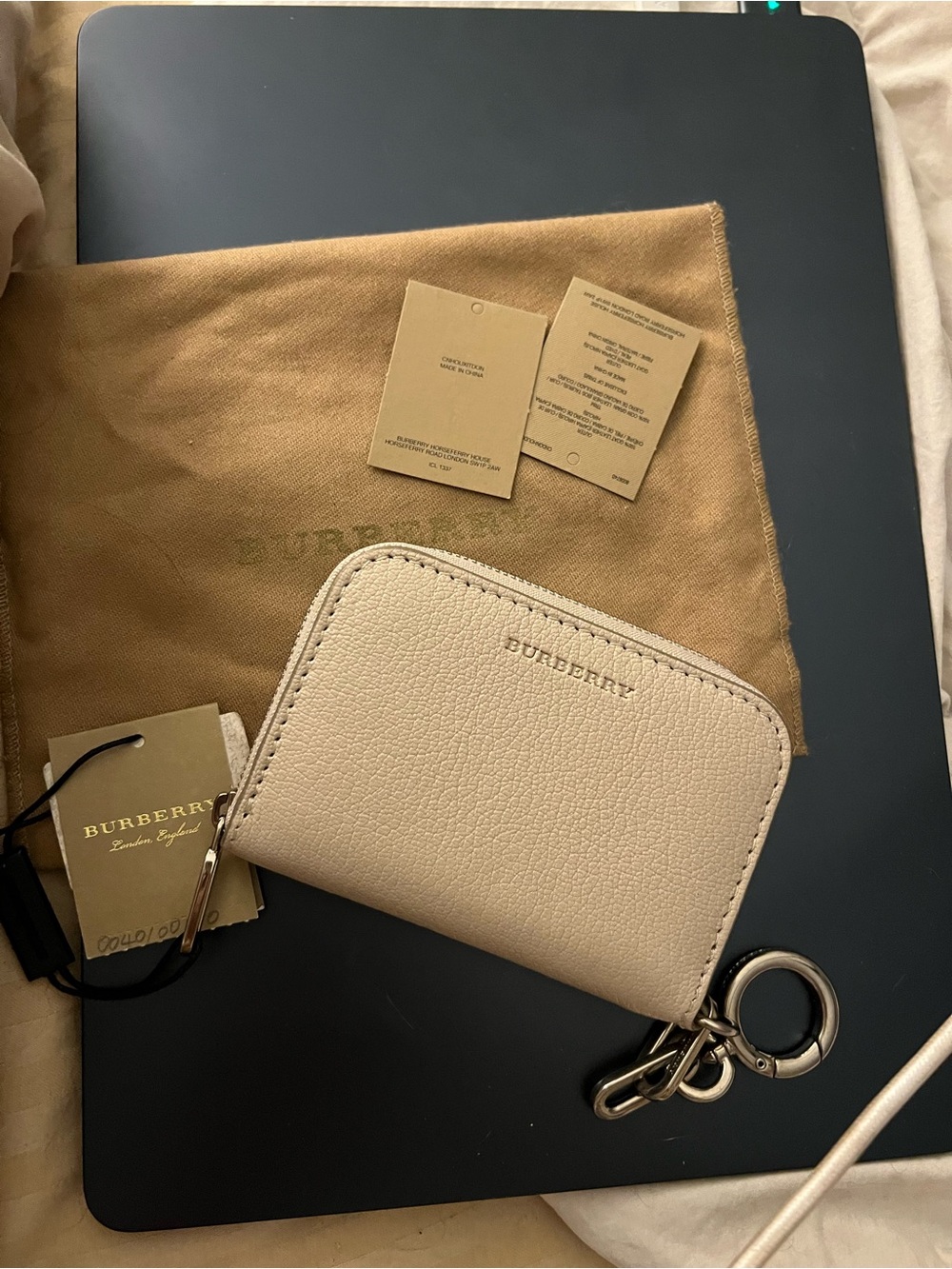 BNWT Rare AUTH Burberry Beige Leather Zip Around Wallet, Logo, CC and coin slots